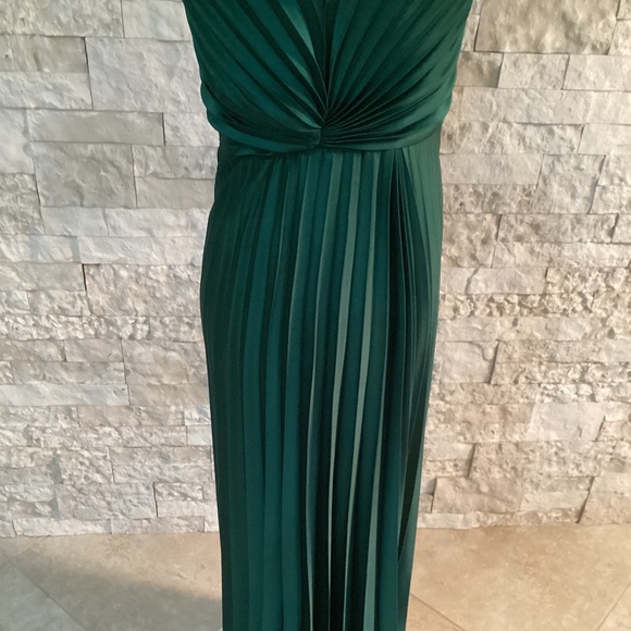 Abercrombie & Fitch Giselle Pleated One-Shoulder Maxi Dress - Picture 6 of 16